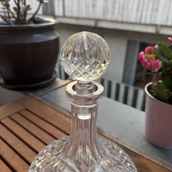 Vintage Clear Crystal Glass Decanter With Diamond Cut Design & Stopper - Picture 3 of 4